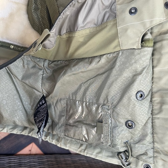Women’s Burton Plaid Snowboard Jacket Size Small - Picture 6 of 16